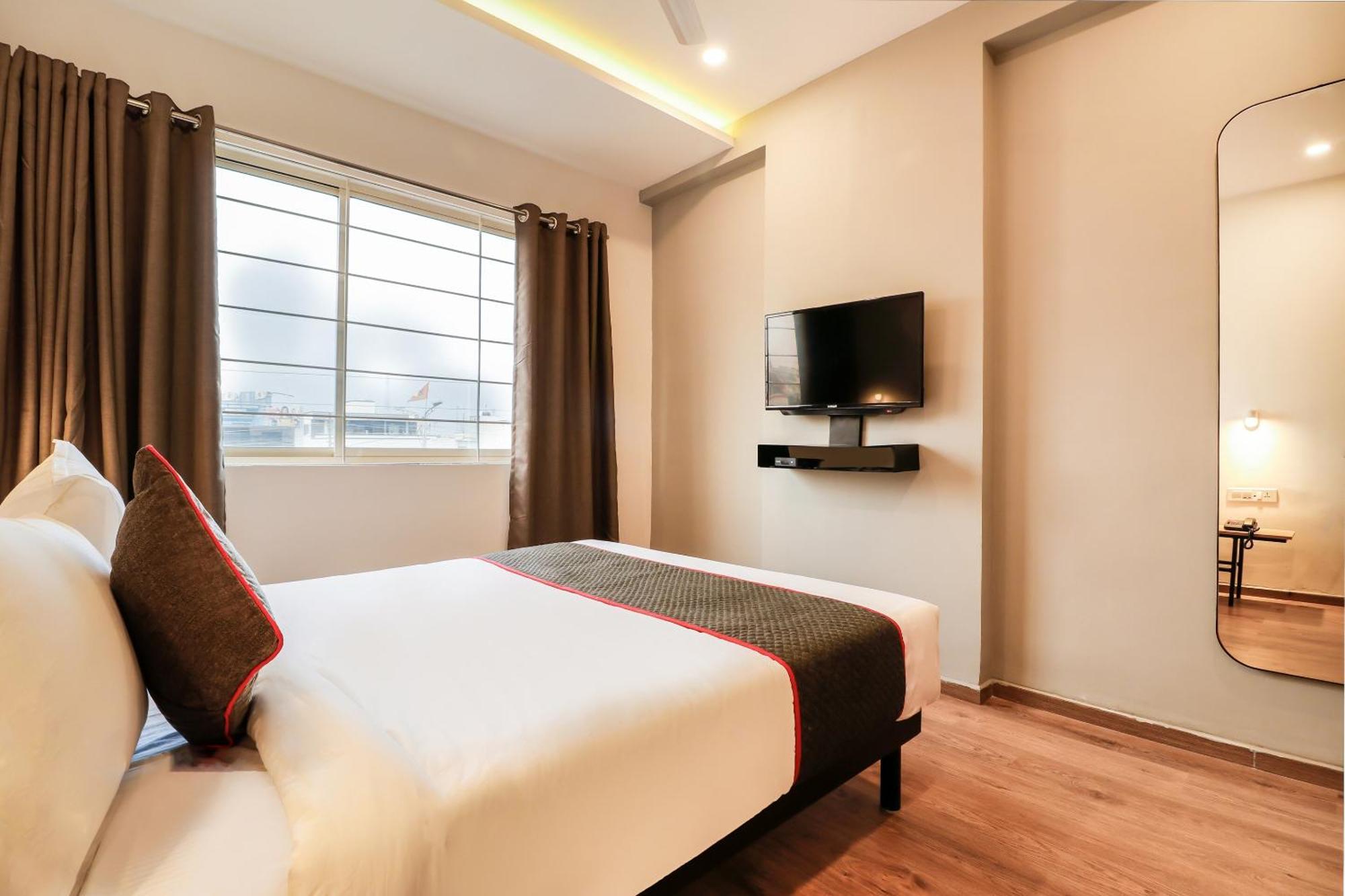 Super Townhouse The Landmark Indore Zewnętrze zdjęcie
