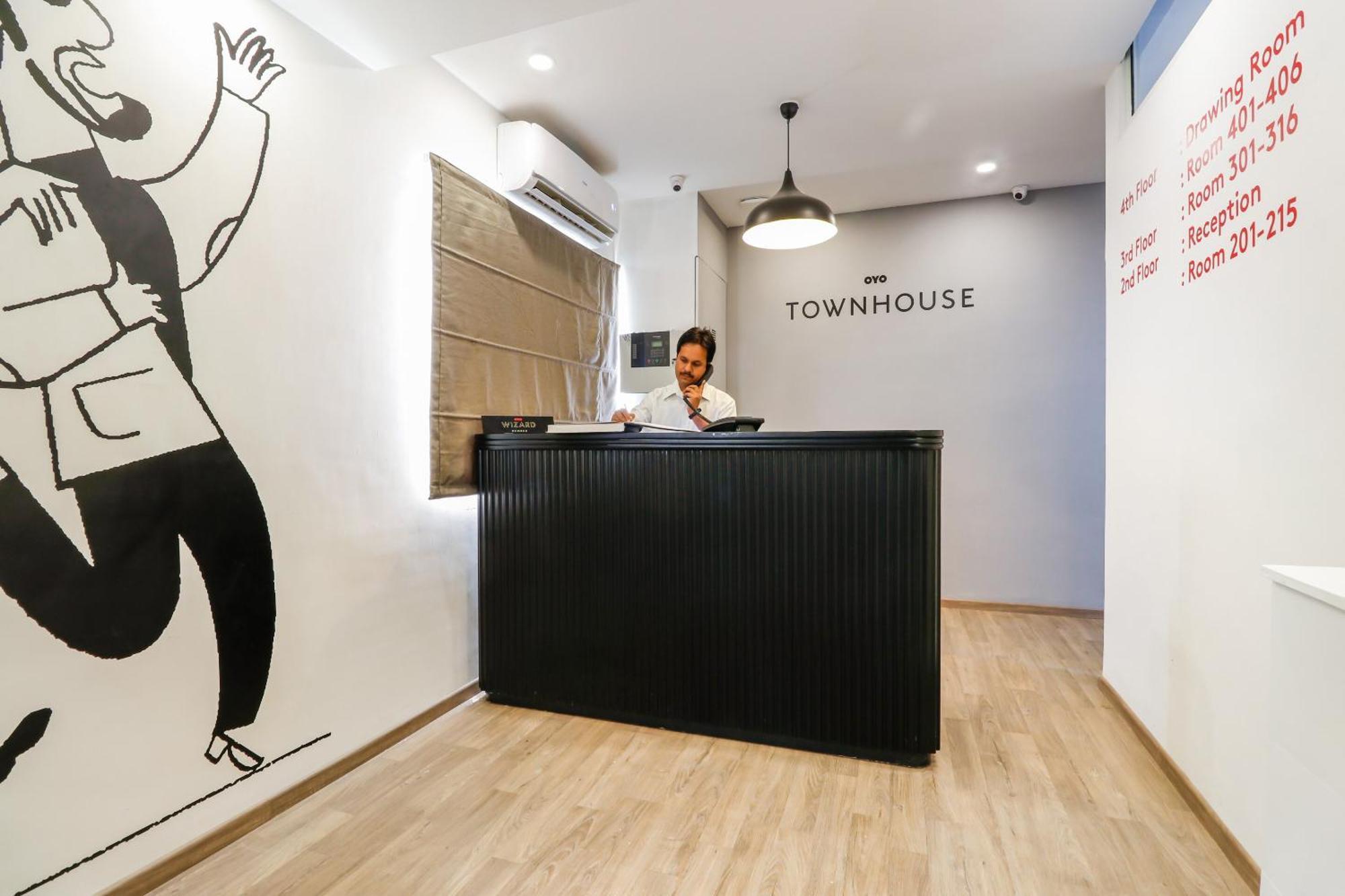 Super Townhouse The Landmark Indore Zewnętrze zdjęcie